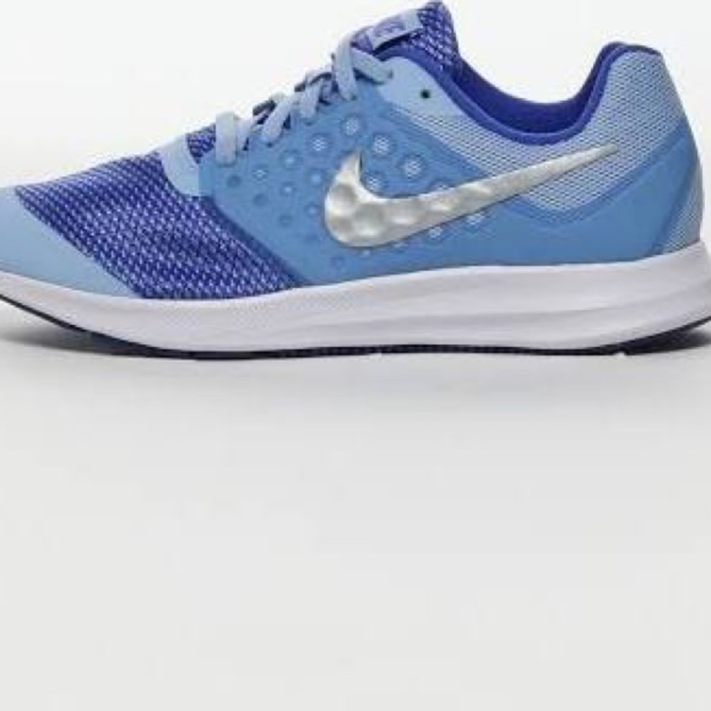 AWESOME NIKE SNEAKERS